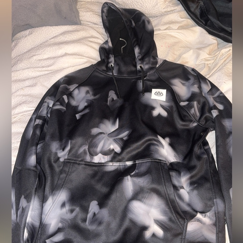 686 black and white tie dye water-resistant hoodie